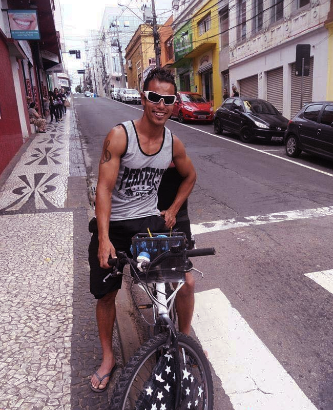 Jackson da Bike é o cara mais famoso das ruas de PG