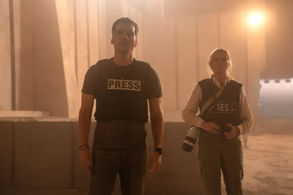 Wagner Moura e Kirsten Dunst em Guerra Civil © A24 