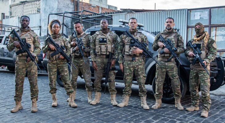 Wanderson Brasil, Eli Ferreira, Dilsinho Oliveira, William Nascimento, Rogerio Casanova, Breno de Filippo e Luizinho Bastos nos bastidores de Na Linha de Fogo. Créditos: César Diógenes