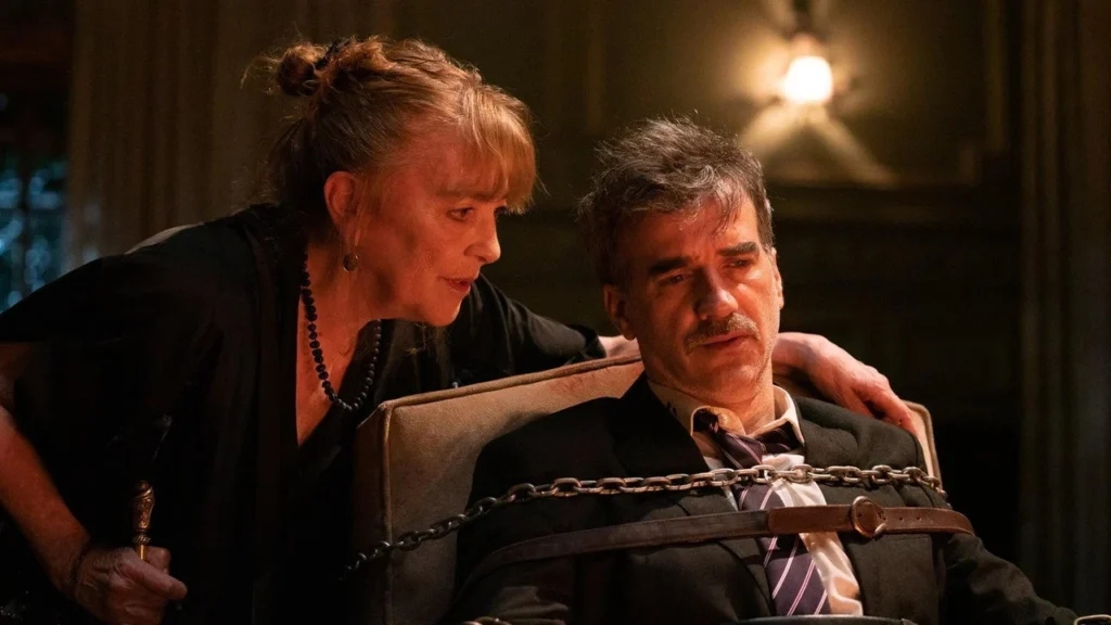 Imagem de divulgação do filme Velha Louca (2025)